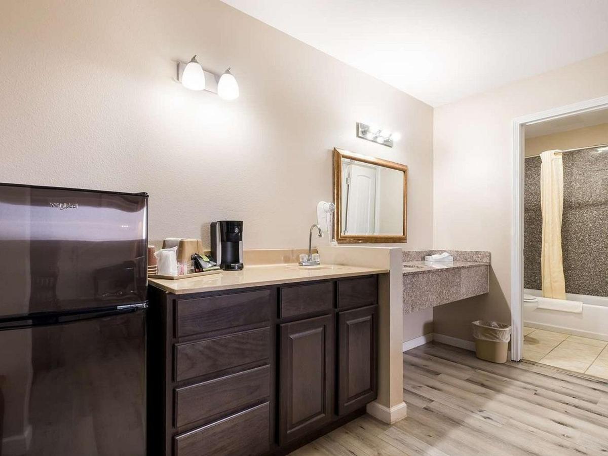 Americas Best Value Inn Refugio Extérieur photo